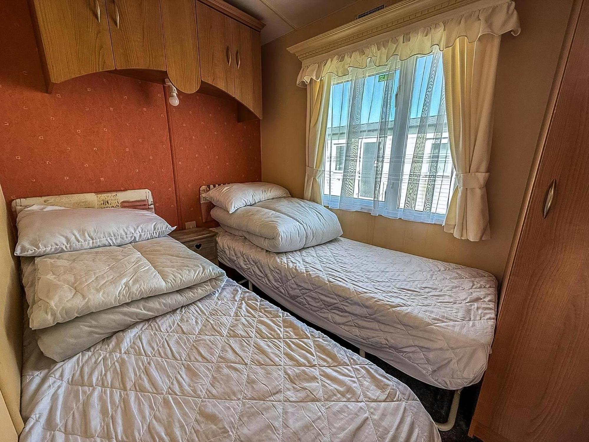 Superb Caravan By The Seaside In Kessingland, Suffolk Ref 90040Sg Benacre Exteriér fotografie